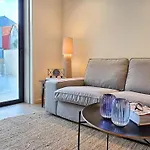 Central Apartment With Parking & Terrace